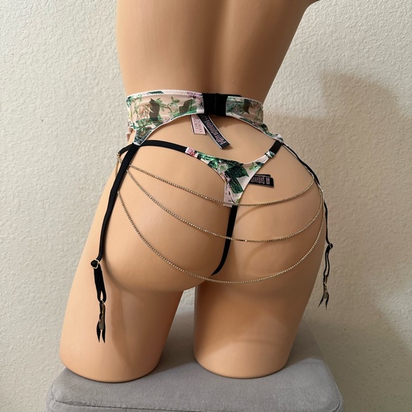 Victoria secret garters belt and panty - Picture 1 of 4